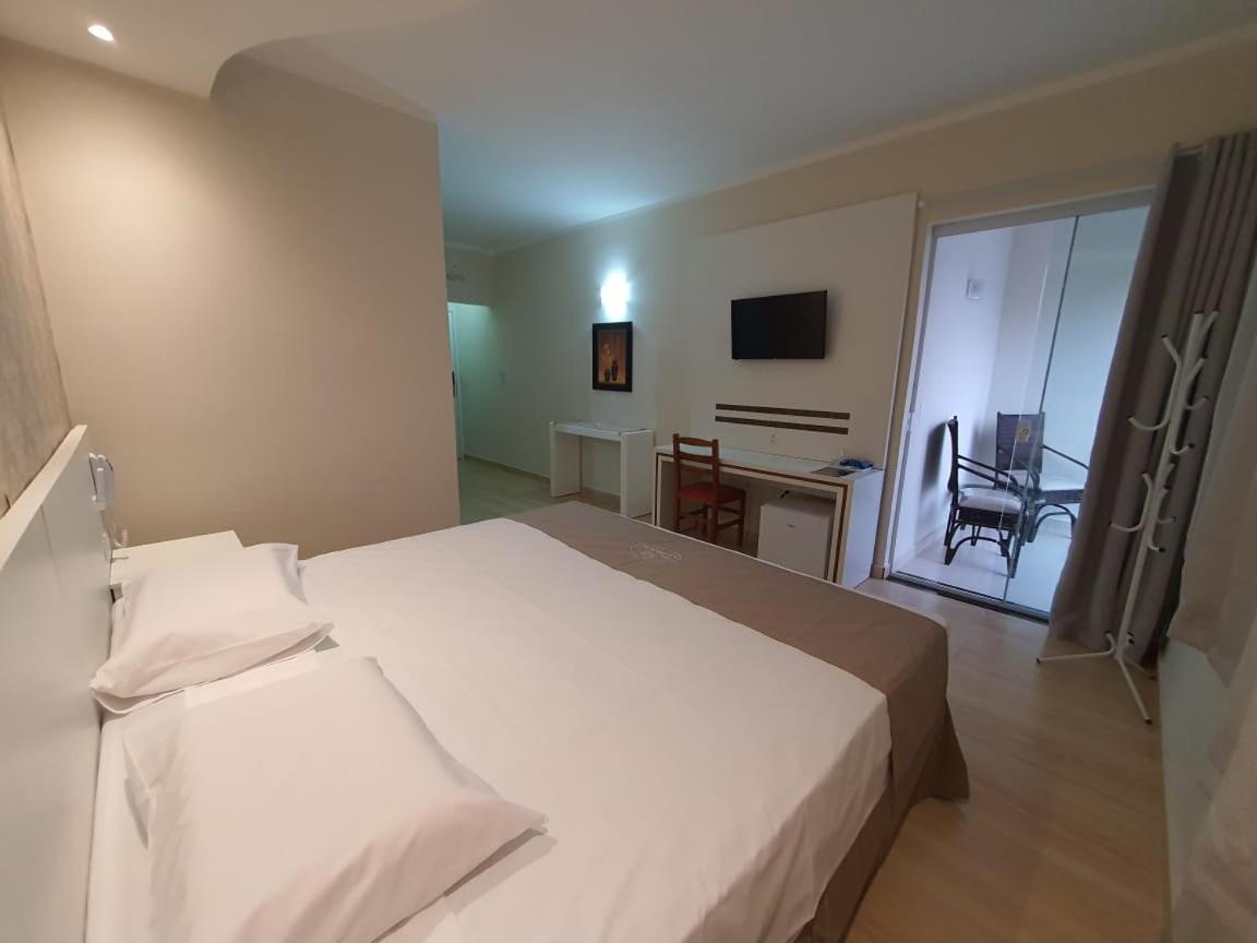 Charles Hotel Pôrto Ferreira Екстериор снимка
